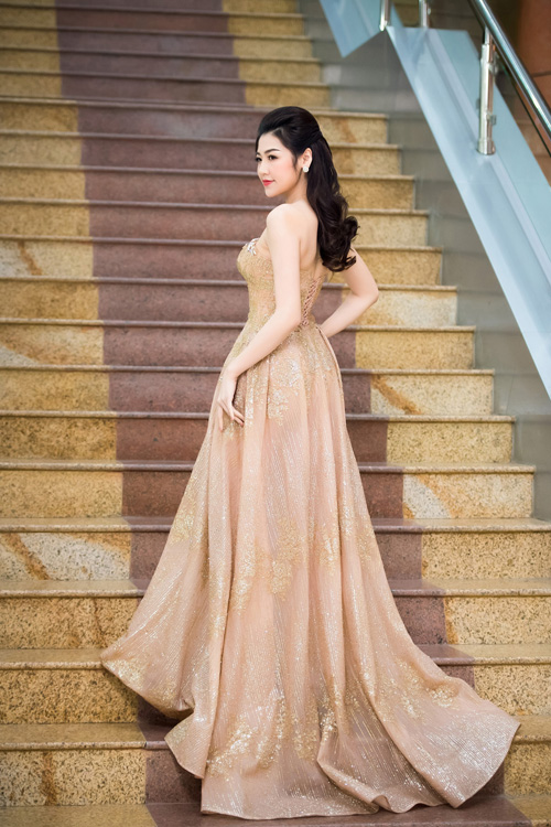 Cứ tràn trề gợi cảm thế này, bảo sao 52 tuổi MC Kỳ Duyên vẫn khiến mày râu loạn nhịp - 9