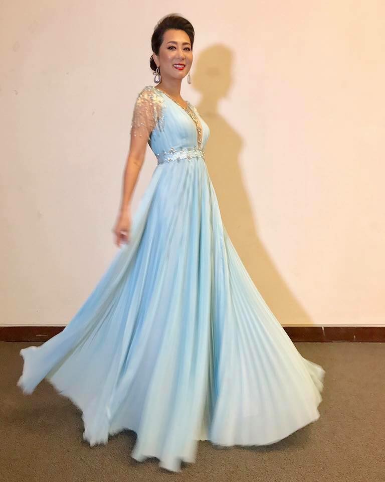 Cứ tràn trề gợi cảm thế này, bảo sao 52 tuổi MC Kỳ Duyên vẫn khiến mày râu loạn nhịp - 2