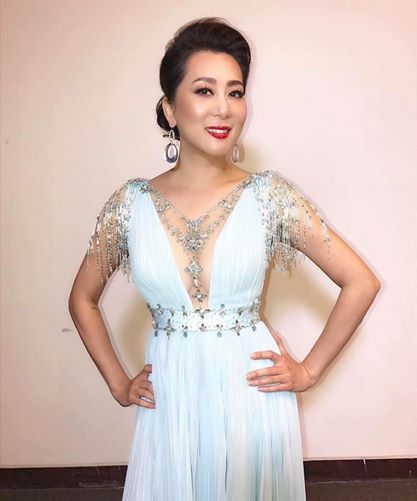 Cứ tràn trề gợi cảm thế này, bảo sao 52 tuổi MC Kỳ Duyên vẫn khiến mày râu loạn nhịp - 1