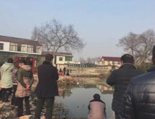 Mẹ giết con trai 6 tuổi giấu dưới gầm giường rồi thản nhiên ngủ ở trên mấy ngày sau đó - 4