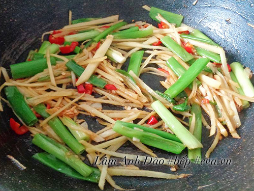 Đậm đà, trôi cơm với gà xào gừng - 4