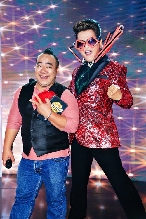 Việt Trinh - Lý Hùng - Kiều Oanh bị lép vế vì Thanh Bạch amp;#34;gây choángamp;#34; trên sân khấu - 8