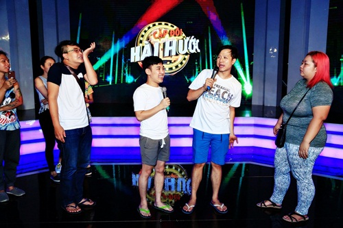 Việt Trinh - Lý Hùng - Kiều Oanh bị lép vế vì Thanh Bạch amp;#34;gây choángamp;#34; trên sân khấu - 11