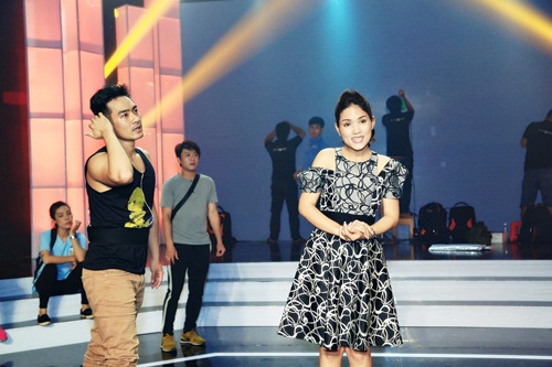 Việt Trinh - Lý Hùng - Kiều Oanh bị lép vế vì Thanh Bạch amp;#34;gây choángamp;#34; trên sân khấu - 12