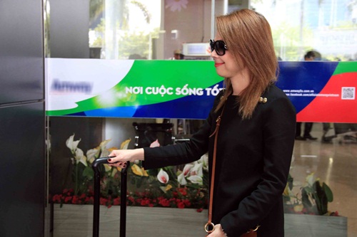 Bạn trai amp;#34;giấu mặtamp;#34; lâu nay của Thanh Thảo chính thức lộ diện, hộ tống cô về nước - 14