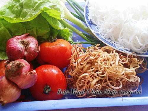 Bữa sáng đã miệng với bún riêu cua nóng hổi - 1