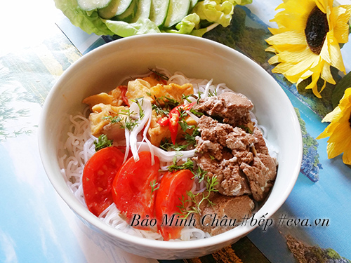 Bữa sáng đã miệng với bún riêu cua nóng hổi - 8