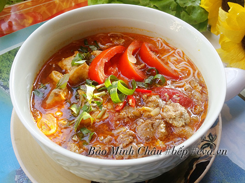 Bữa sáng đã miệng với bún riêu cua nóng hổi - 9