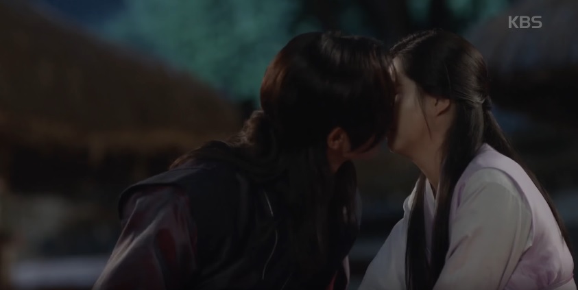 Hwarang tập cuối: Giữa giang sơn và mỹ nhân, Park Seo Joon đã chọn điều này - 8