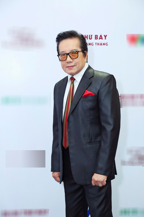 Nathan Lee hạnh phúc vì lần đầu được mẹ hộ tống đi diễn - 13