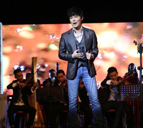 Nathan Lee hạnh phúc vì lần đầu được mẹ hộ tống đi diễn - 6