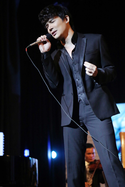 Nathan Lee hạnh phúc vì lần đầu được mẹ hộ tống đi diễn - 9