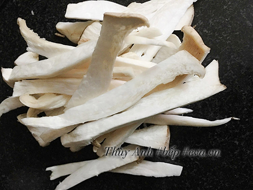 Mì Chũ xào thịt bò nấm đơn giản mà ngon - 2