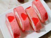 Bếp Eva - Bánh bông lan kem cuộn vị dâu tây ngon mềm, thơm phức