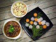 Bếp Eva - Nữ giảng viên đại học trổ tài trang trí bữa ăn thường ngày hấp dẫn như bữa tiệc