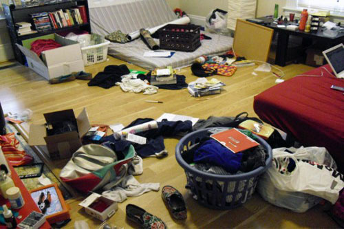 Sự thật sau những bức ảnh căn phòng bừa bộn ngỡ là hiện trường vụ án mạng