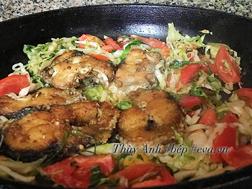 Lạ miệng với cá chiên xào dưa bắp cải chua - 6