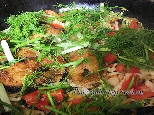 Lạ miệng với cá chiên xào dưa bắp cải chua - 7