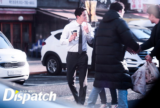 Ngôi sao 24/7: Giữa đời thường, Song Joong Ki vẫn đẹp trai amp;#34;thần thánhamp;#34; đến vậy! - 1