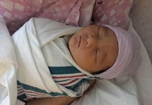 Đan Trường hạnh phúc đón vợ và con trai đầu lòng xuất viện về nhà - 6