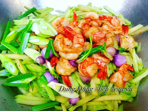 Đơn giản mà ngon cơm với su su xào tôm - 7