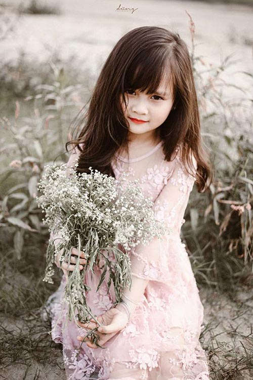 amp;#34;Hotgirl tiểu họcamp;#34; từng diện đồng phục “ngắn cũn” gây tranh cãi khoe ảnh mới tựa thiếu nữ - 2