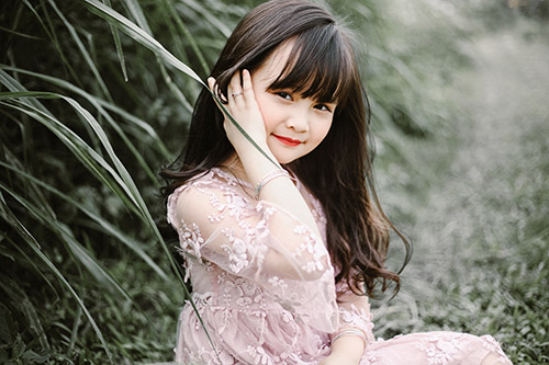 amp;#34;Hotgirl tiểu họcamp;#34; từng diện đồng phục “ngắn cũn” gây tranh cãi khoe ảnh mới tựa thiếu nữ - 11
