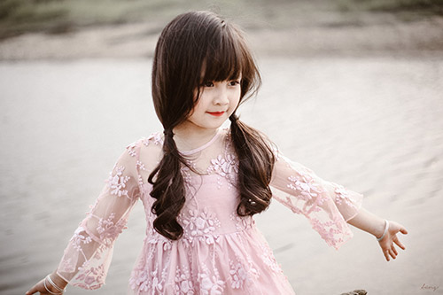 amp;#34;Hotgirl tiểu họcamp;#34; từng diện đồng phục “ngắn cũn” gây tranh cãi khoe ảnh mới tựa thiếu nữ - 7
