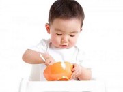 Làm mẹ - Tuyệt chiêu dạy con tự tay cầm thìa xúc ăn và nhai thành thạo không cần ép