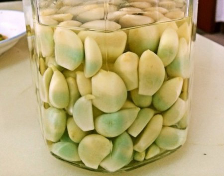 Tỏi rất tốt nhưng vẫn giữ thói quen ăn theo cách này sẽ rất hại cho bạn - 2