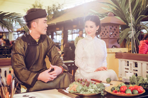 HH Sương Đặng bay nửa vòng trái đất về đóng MV xẩm ca ngợi món ngon Hà Nội - 7