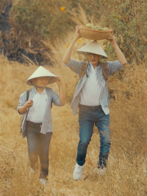 Vợ Hoàng Bách hạnh phúc bên chồng và con trai sau thời gian dài xa cách - 8