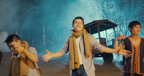 Vợ Hoàng Bách hạnh phúc bên chồng và con trai sau thời gian dài xa cách - 17