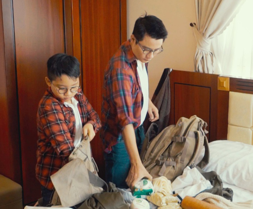 Vợ Hoàng Bách hạnh phúc bên chồng và con trai sau thời gian dài xa cách - 2