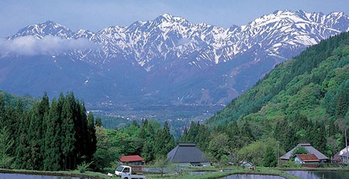 Chìm trong tuyết lạnh mùa đông, các thành phố du lịch vẫn đẹp hút hồn du khách - 5