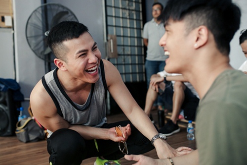 Hậu amp;#34;tốamp;#34; chồng ngoại tình, vợ cũ vẫn vui vẻ hợp tác với Lâm Vinh Hải - 2