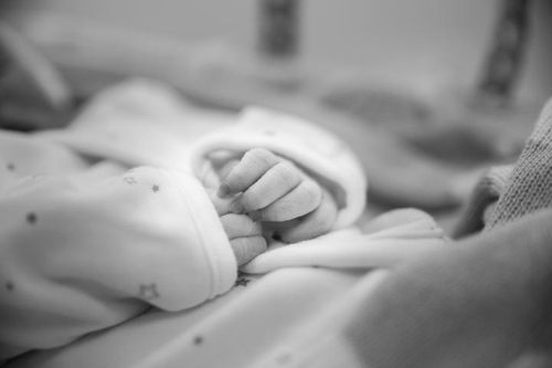 Chỉ đau vai gáy, mẹ nghĩ bình thường nhưng amp;#39;chết lặngamp;#39; khi đẻ con đã chết lưu - 6