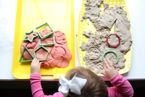 Dạy con 3 tuổi ngoan ngoãn không quát tháo thông qua những kỹ năng cơ bản - 7