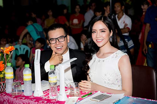 Võ Hoàng Yến, Ngọc Quý đẹp gợi cảm, nổi bật trên hàng ghế giám khảo - 7