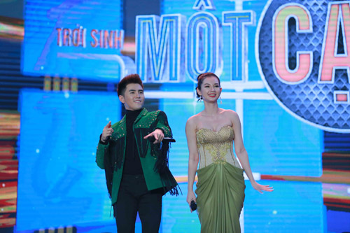 Vũ Hà bật khóc khi được Đàm Vĩnh Hưng tổ chức sinh nhật trên sân khấu - 6