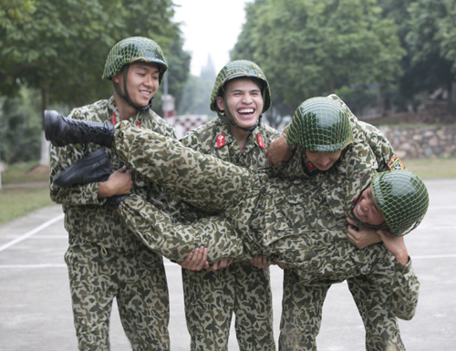Quốc Thiên khoe body 6 múi, trải nghiệm rèn luyện gian khổ trong quân ngũ - 6