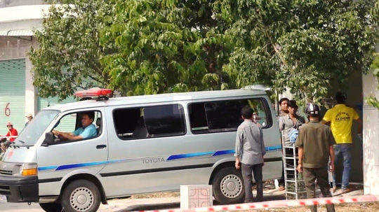 Con trai 10 tuổi hoảng sợ phát hiện bố treo cổ, mẹ chết trong phòng ngủ - 2