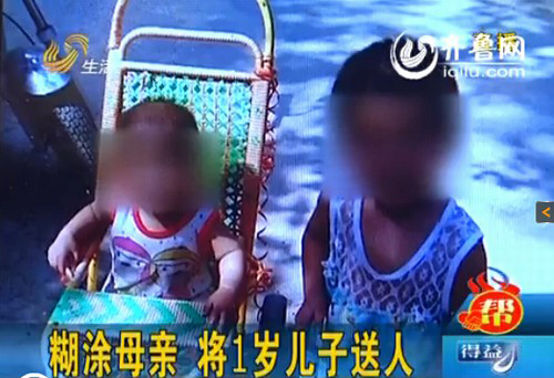 Trao con cho người lạ trên xe khách, người mẹ sực tỉnh amp;#34;cơn mêamp;#34; thì đã muộn - 1