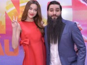 Xem & Đọc - Hồ Ngọc Hà tươi cười rạng rỡ, sánh đôi đạo diễn của "Kong: Đảo đầu lâu"