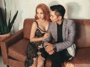 Làng sao - Ở với chồng kém 12 tuổi, Khánh Thi ngày càng táo bạo