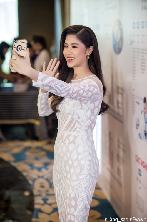 Bà xã Đăng Khôi vẫn rạng rỡ dù lẻ bóng tham gia sự kiện - 5