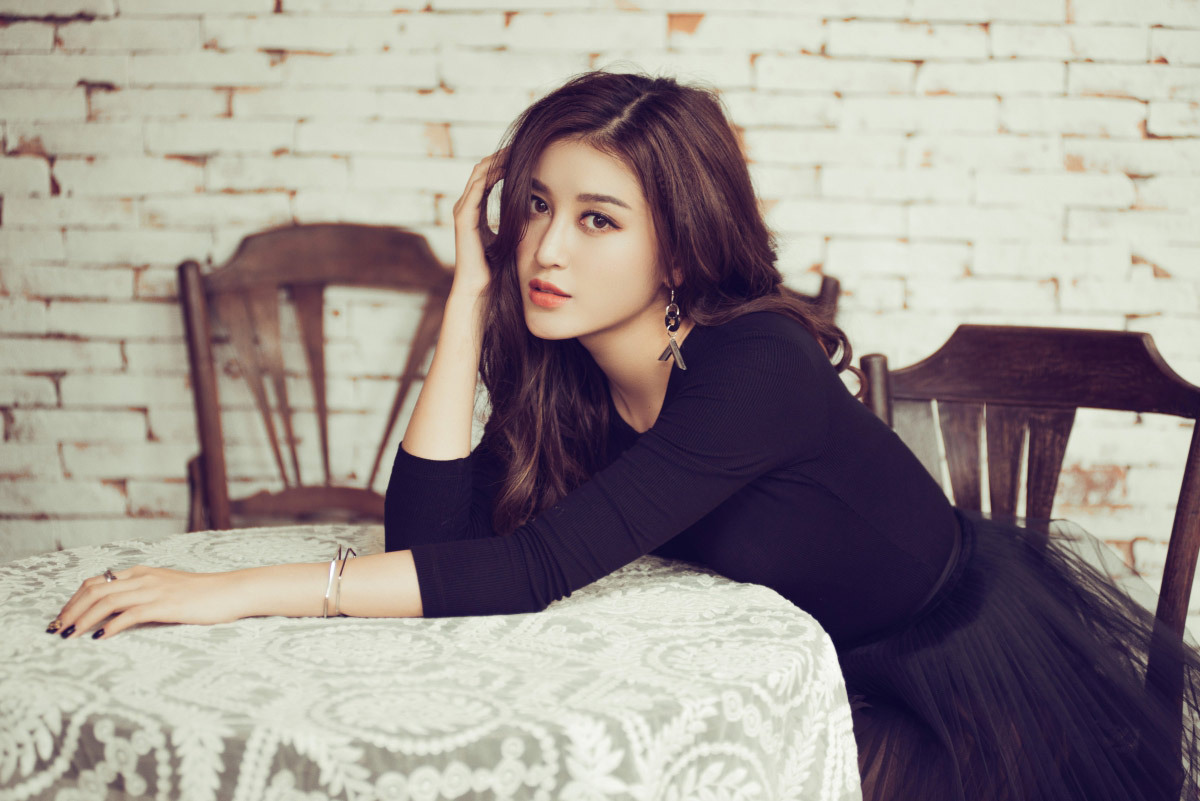 Chán làm tiểu thư bánh bèo, Huyền My giờ đây trưởng thành đầy quyến rũ - 1