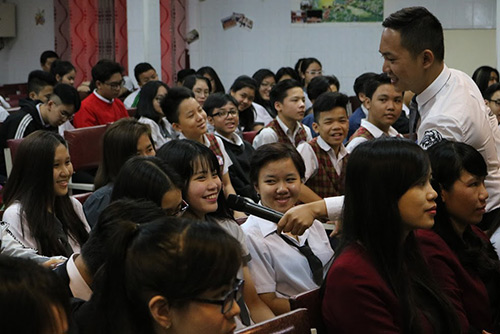 Con bị bắt nạt ở lớp, bố mẹ dạy bé phản ứng thế này là thông minh nhất - 3