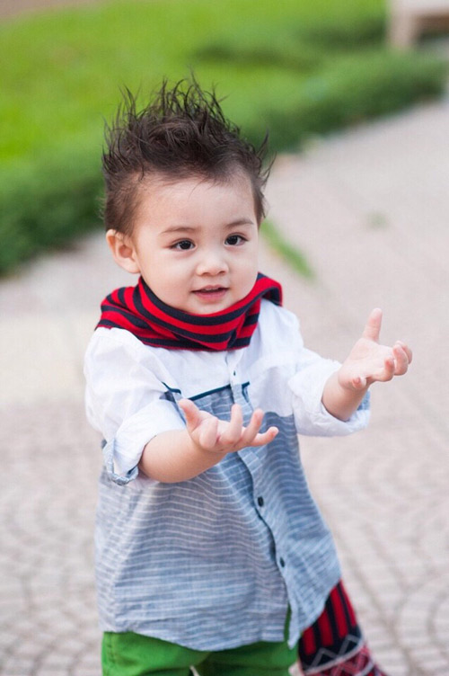 Dân mạng mê mẩn vì nhan sắc “hoàng tử” của Quán quân Sao nhí 2016 - 7