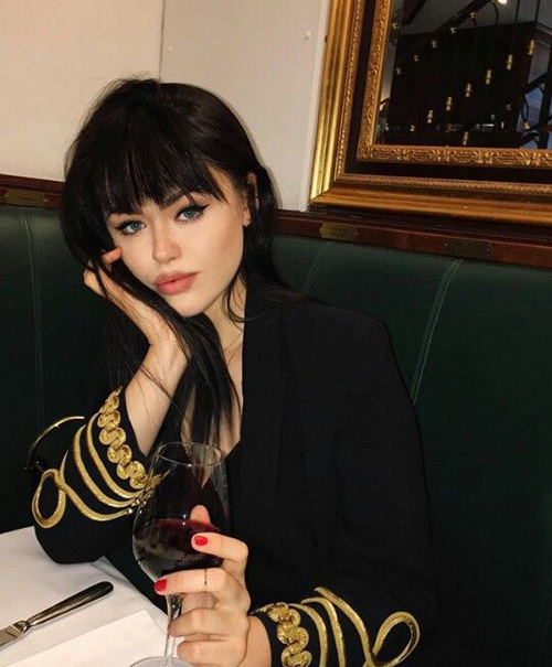 Chân ngắn, eo to mà muốn chụp ảnh amp;#34;thả thính, lừa tìnhamp;#34; hãy thử 8 kiểu tạo dáng này - 6